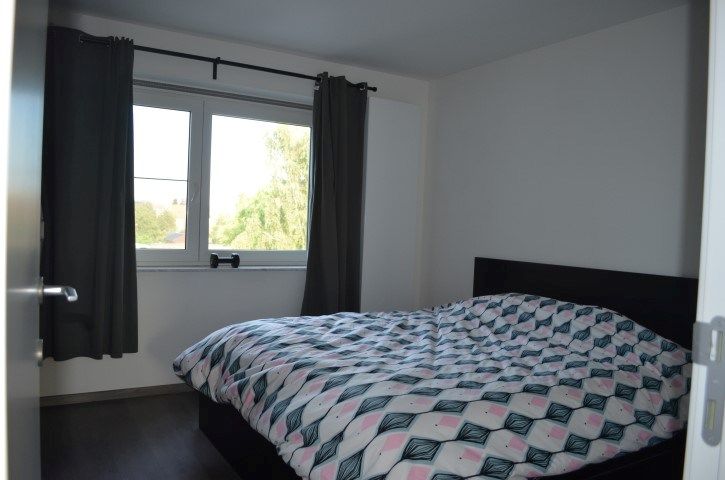 Appartement met twee slaapkamers, autostaanplaats en kelderberging in het centrum. foto 6