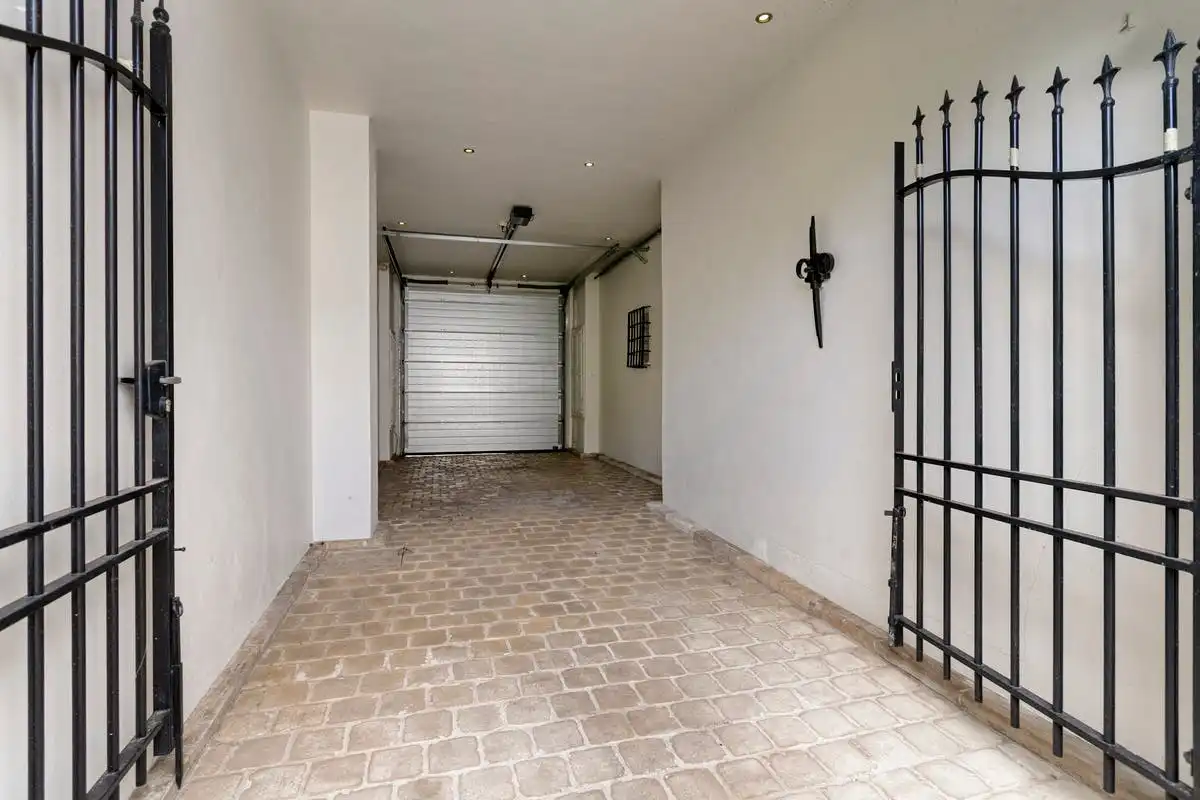 Bel-etage met 2 slaapkamers te koop op de Dam te Kortrijk! foto 16