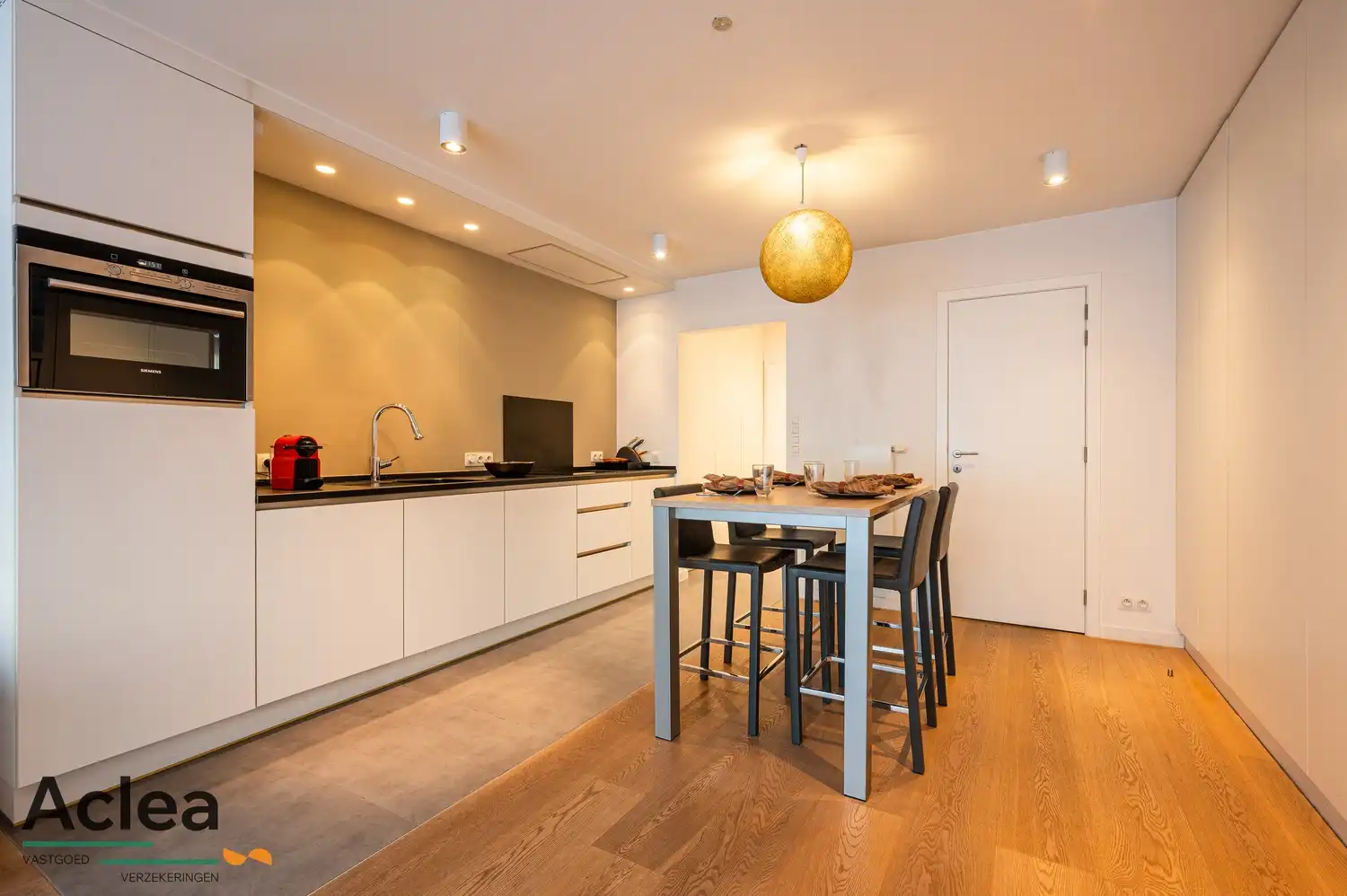 Smaakvol ingerichte studio in de Lippenslaan! foto 27