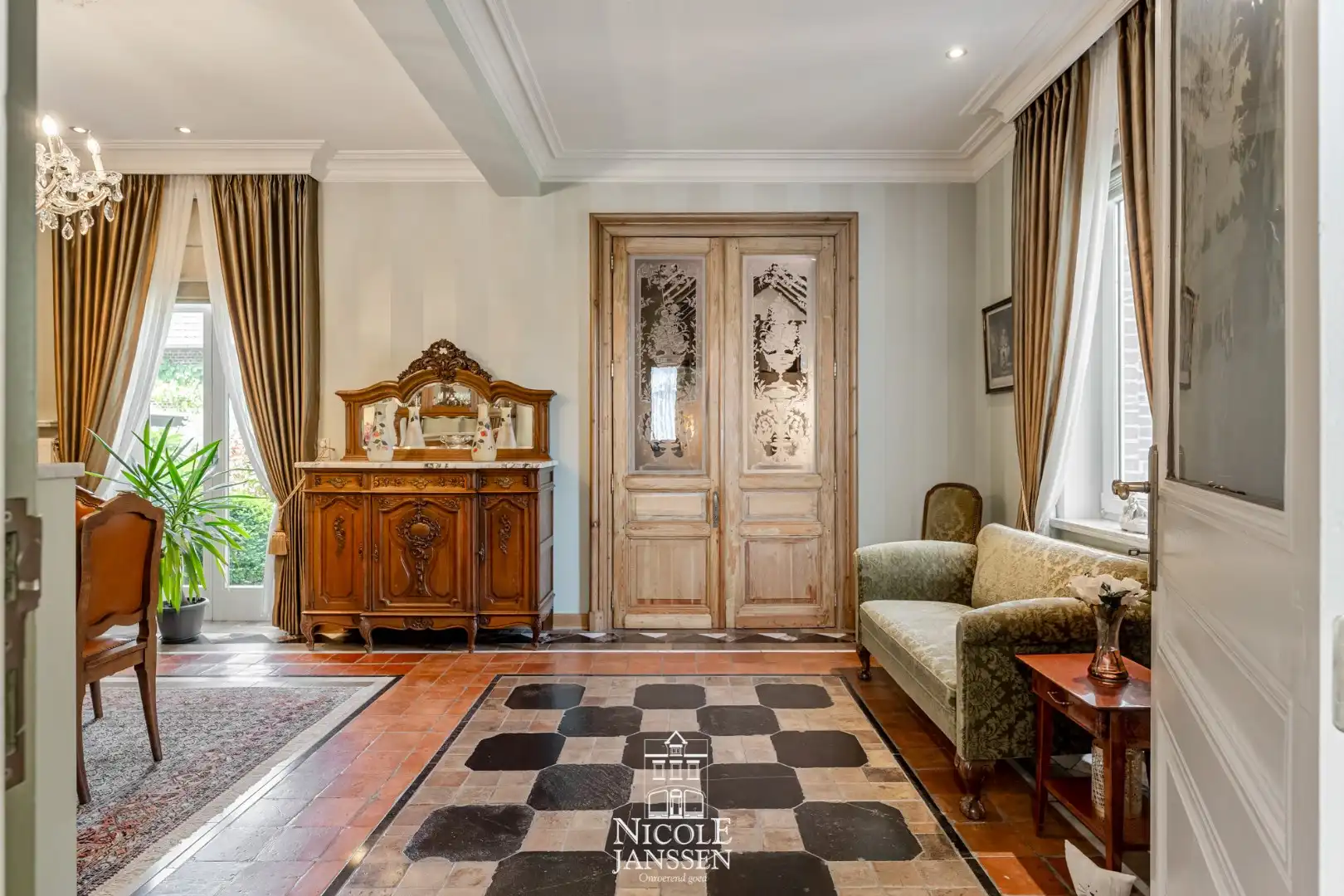 Gerenoveerde vierkantshoeve foto 12