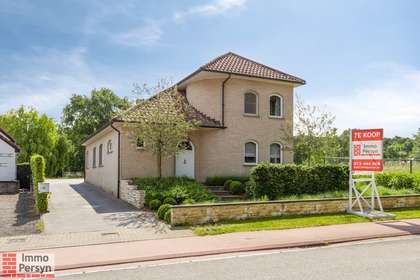 Hoofdfoto van de publicatie: Charmante Spaanse villa met grote tuin en ondergrondse garage