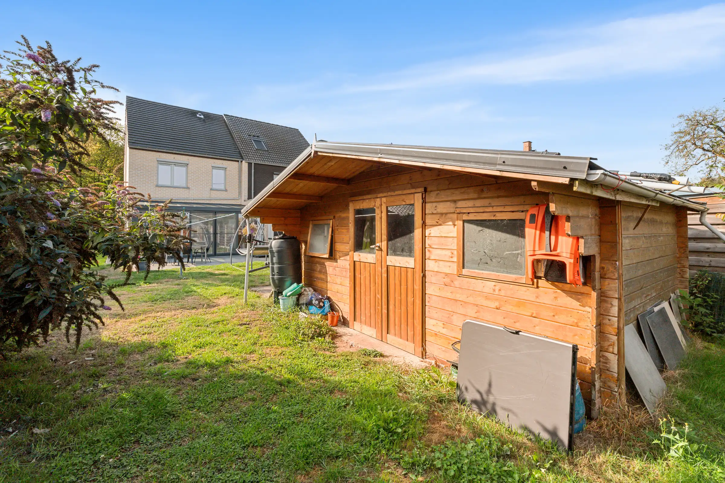 Recente half open bebouwing op gunstige locatie foto 10