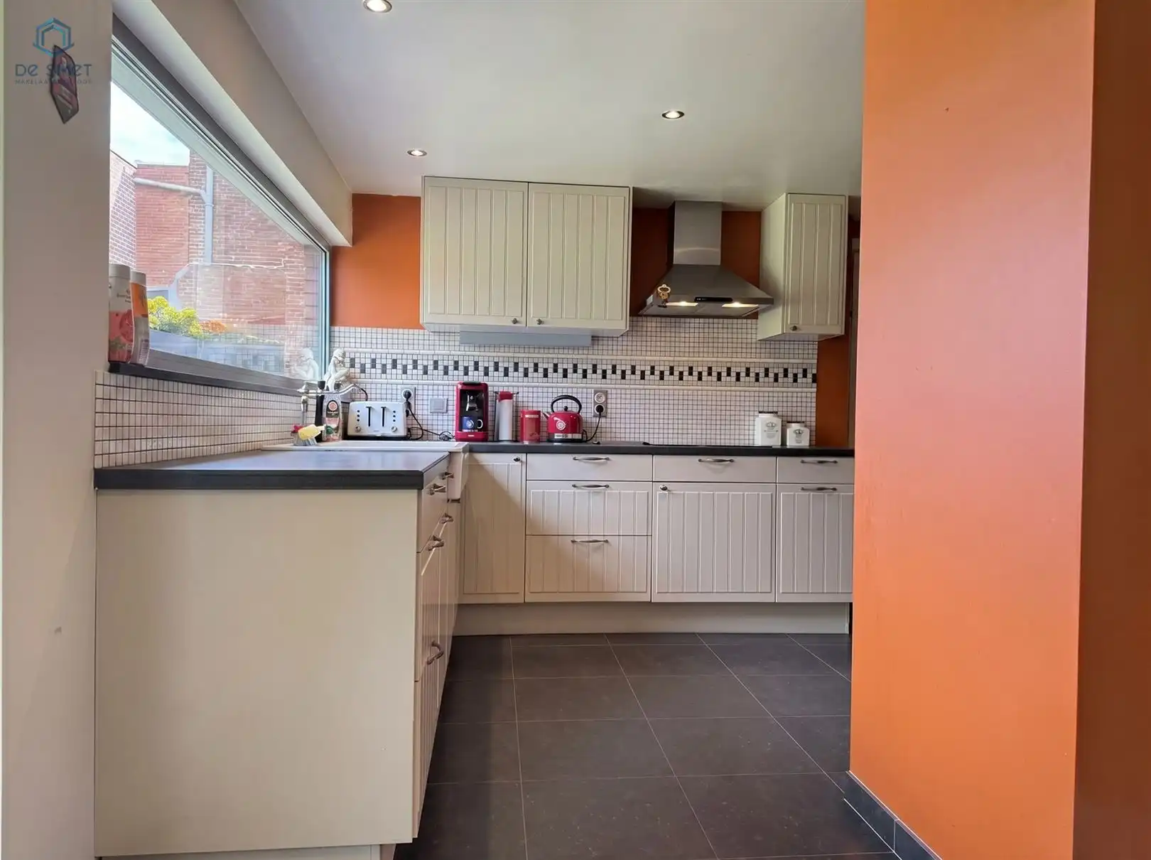 Instapklare woning met garage en tuin foto 9