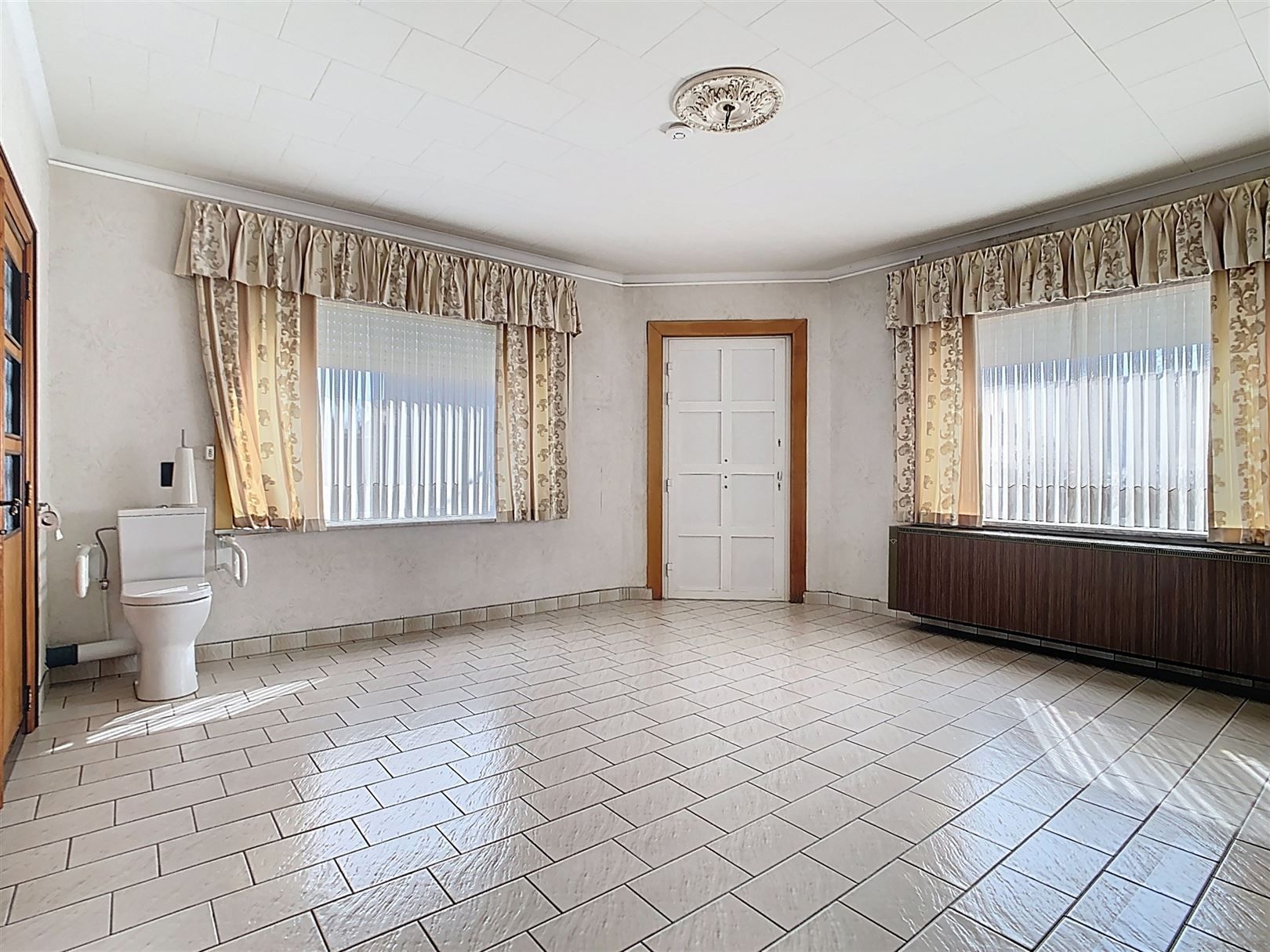 Te renoveren woning, 4 slpks, bijgebouwen, tuin, 9a 71ca  foto 13
