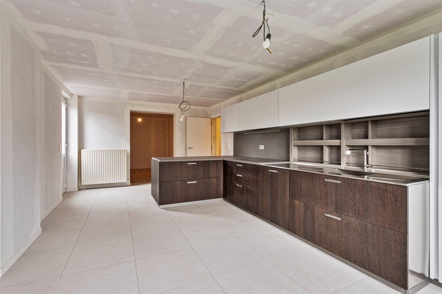 Ruim pand met maar liefst 6 slaapkamers te koop! Ideaal voor grote gezinnen, kangoeroewoning of co-housing. foto 12