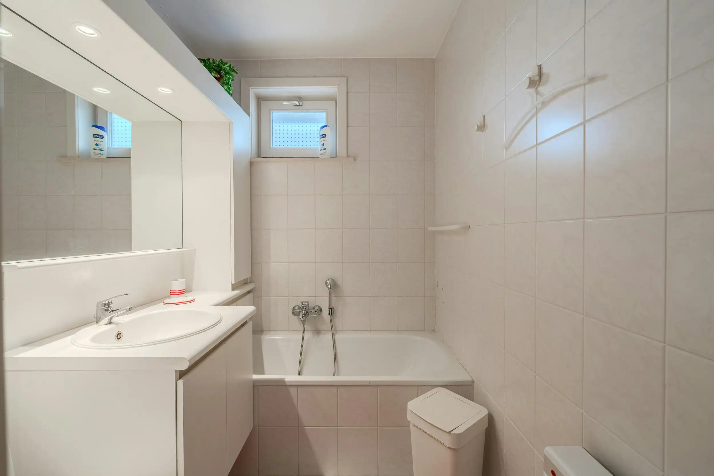 Lichtrijk hoekappartement met één slaapkamer en open zicht. foto 6