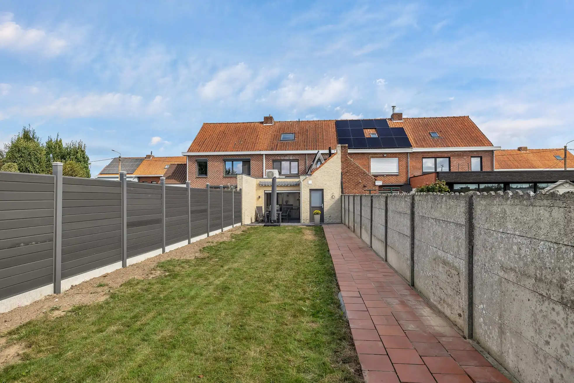 Gerenoveerde gezinswoning met 3 slaapkamers foto 17