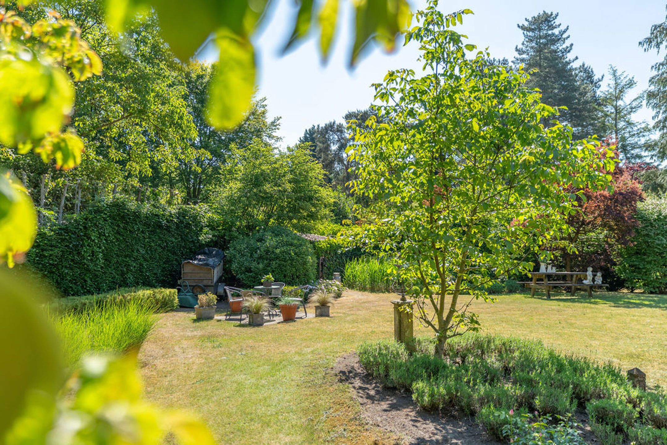 Ruime villa met 6 slpk op 2.295 m² grond met veel privacy foto 68