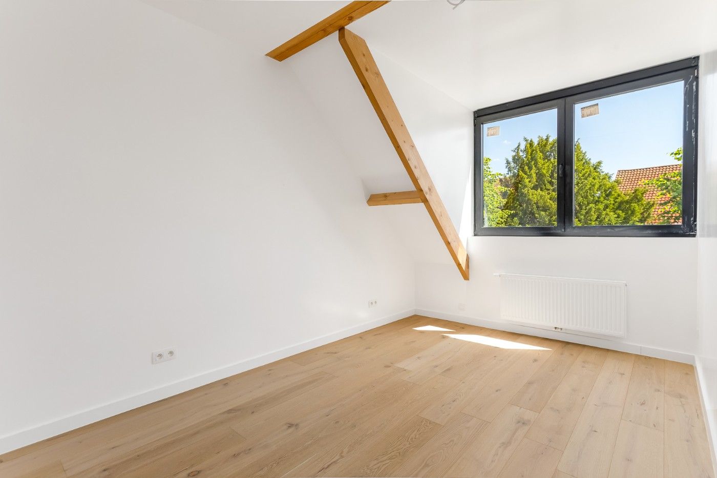 Rustig gelegen nieuwbouwwoning met 3 slpk. en toffe tuin foto 18