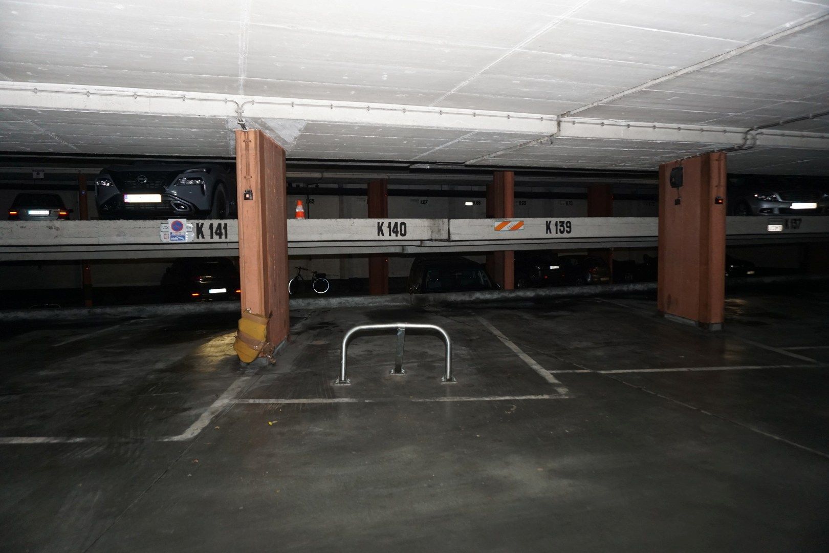 Autostaanplaats in parking Leopold foto 6