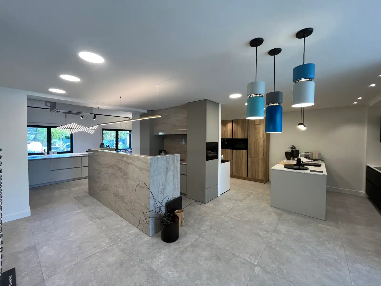 Winkel/showroom met topzichtbaarheid in Hasselt foto 6