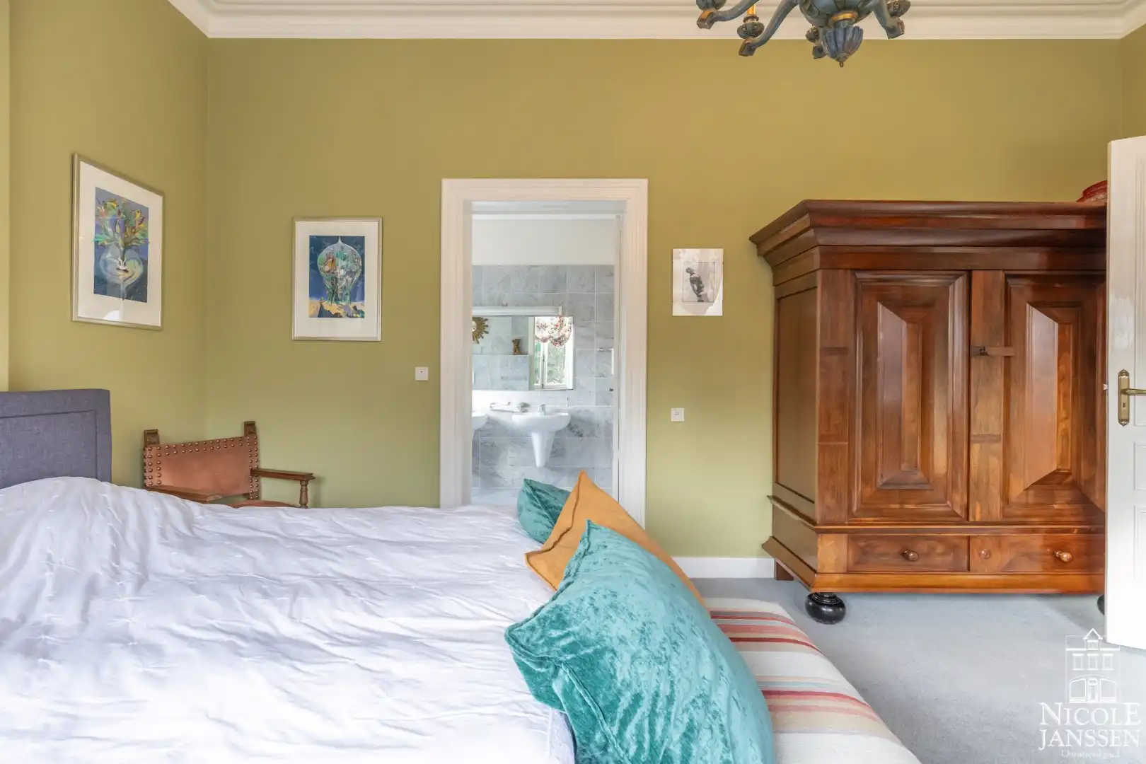 Authentiek herenhuis met conciërgewoning foto 25