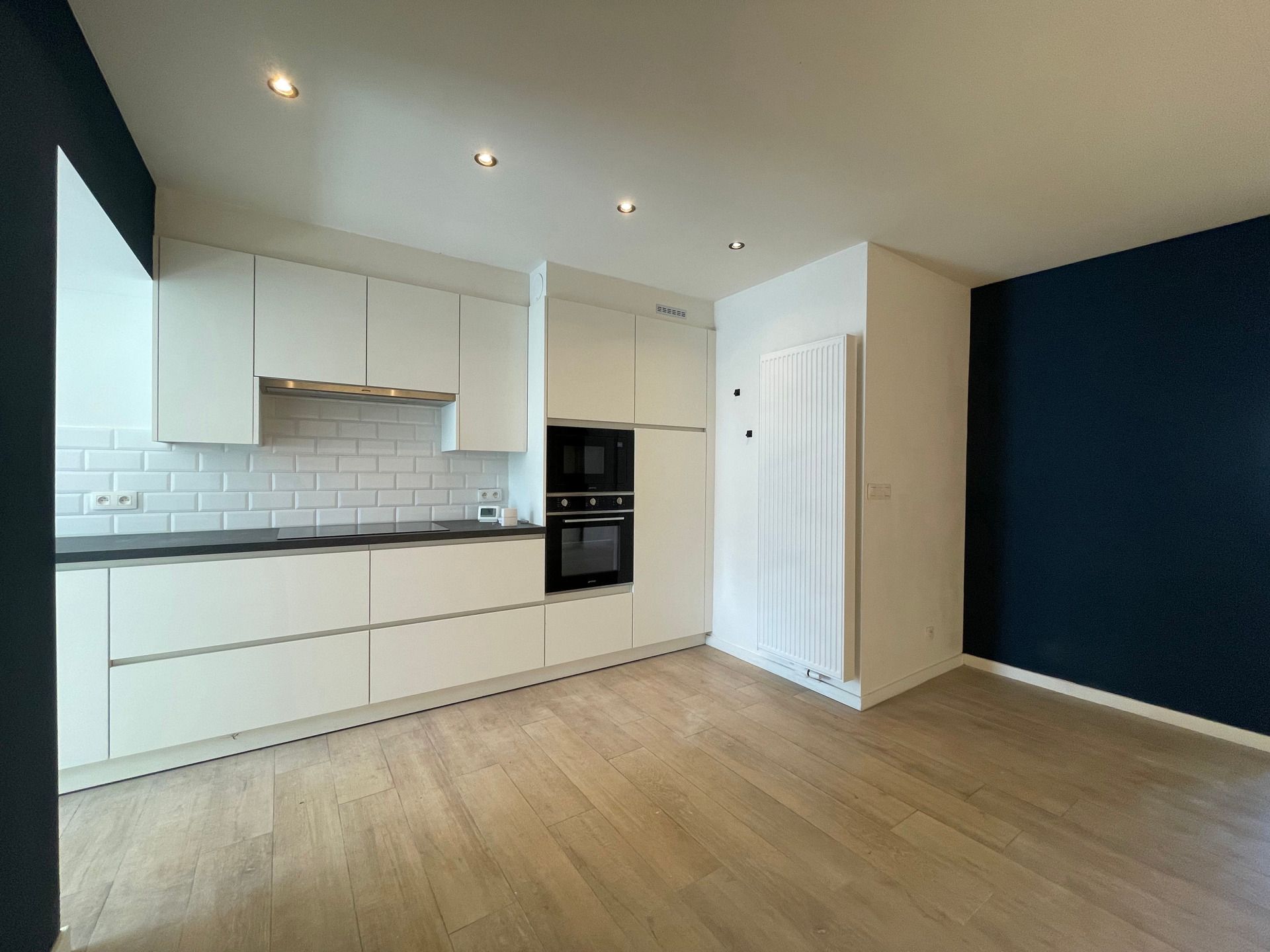 Vernieuwd 2-slpk appartement met tuin in centrum Herzele foto 6