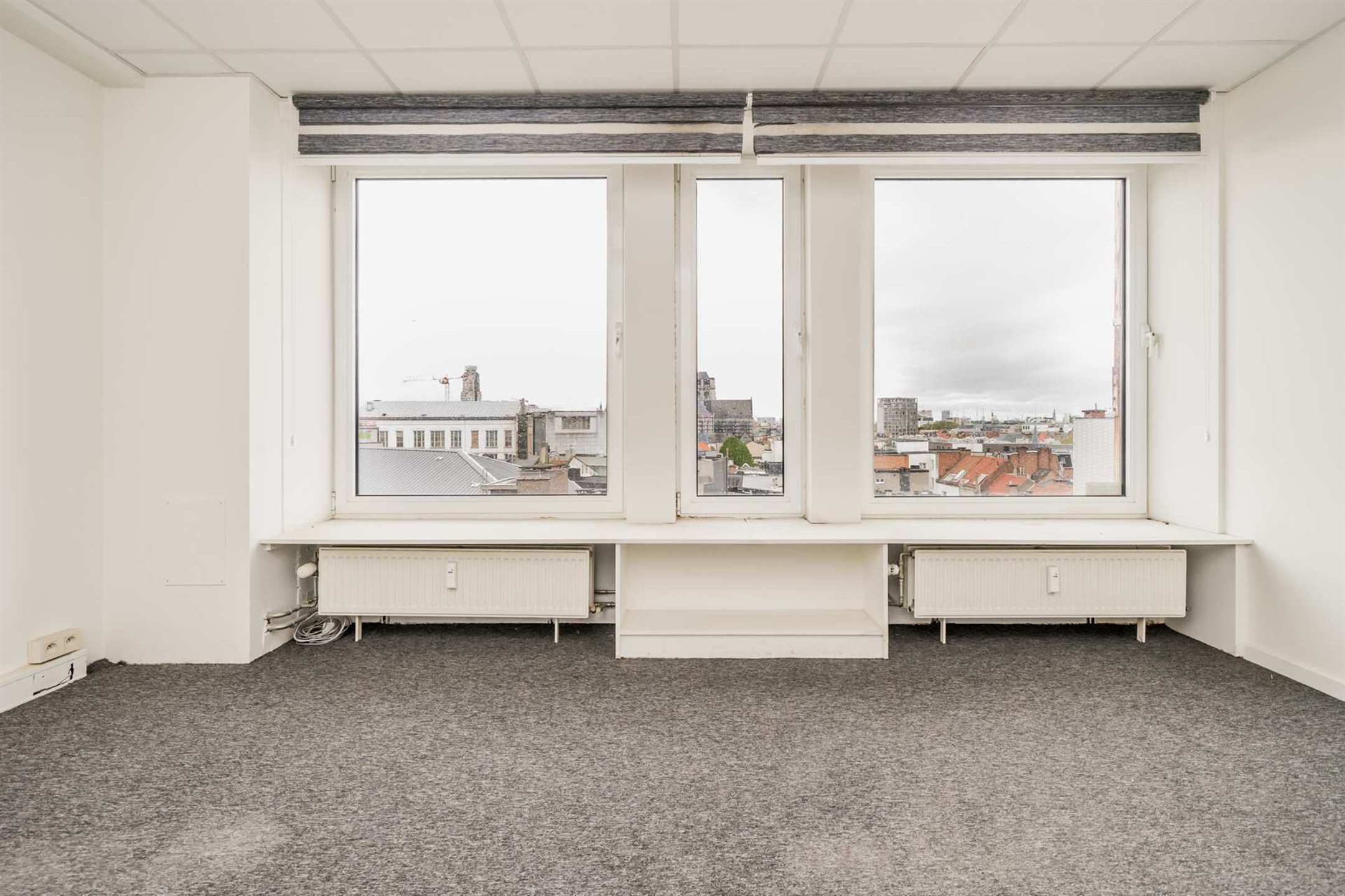 Ruim kantoor met 5 units nabij Centraal Station foto 8