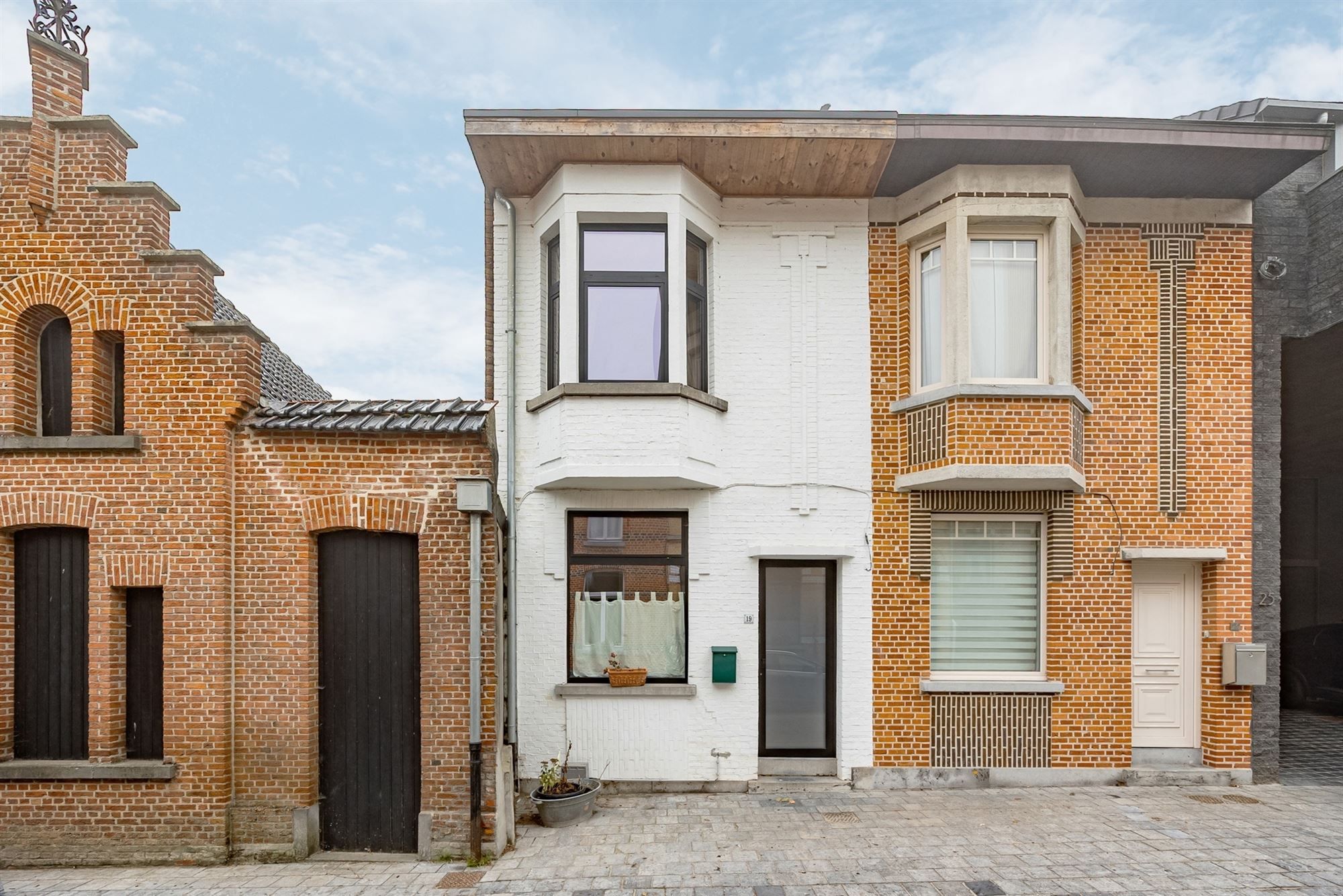Instapklaar huis met drie ruime slaapkamers foto {{pictureIndex}}
