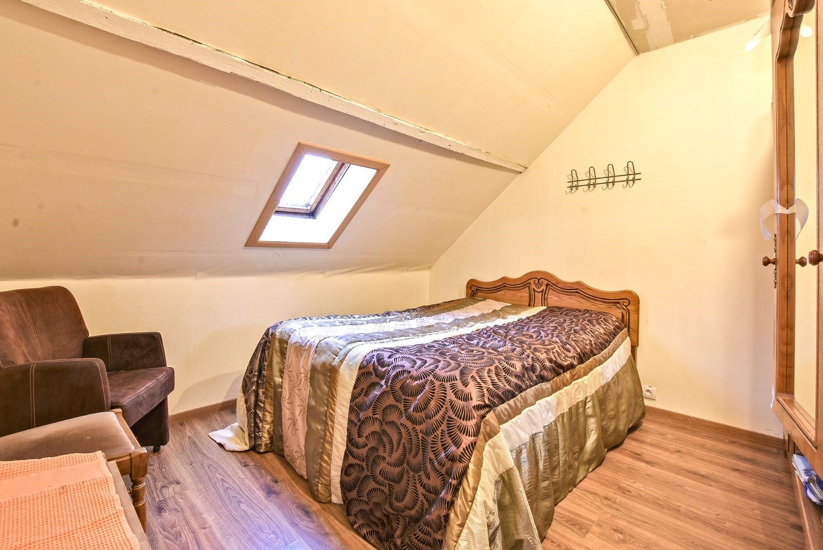 Halfopen bebouwing met 3 slaapkamers op 861m² te Diksmuide! foto 15