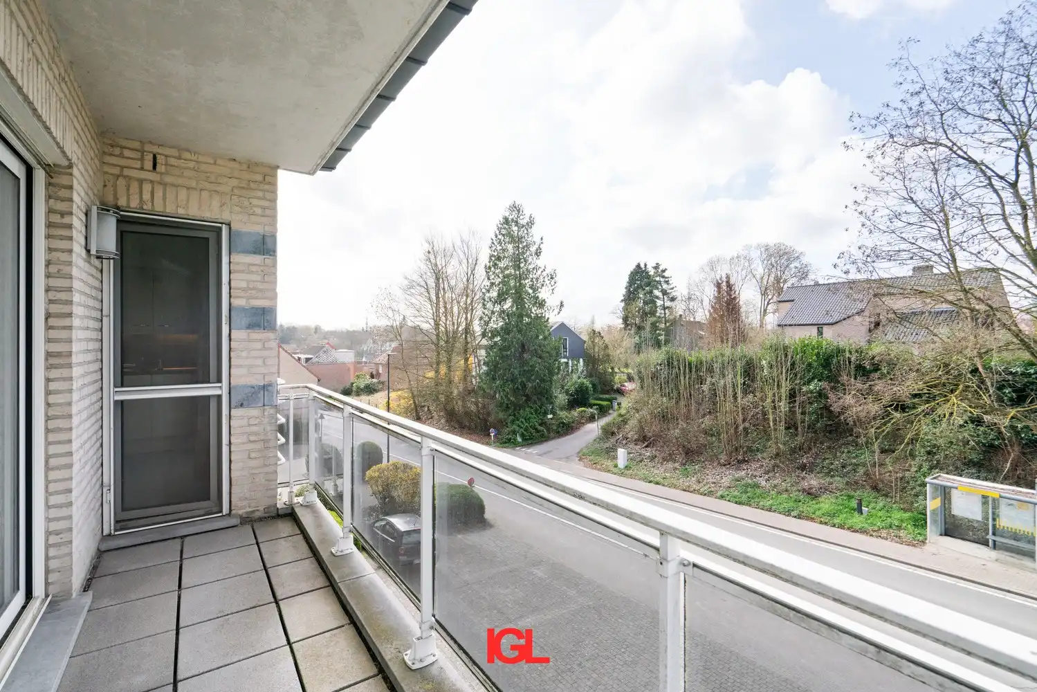 Appartement met terras en garage te koop nabij wachtvijvers centrum Sint-Pieters-Leeuw foto 2