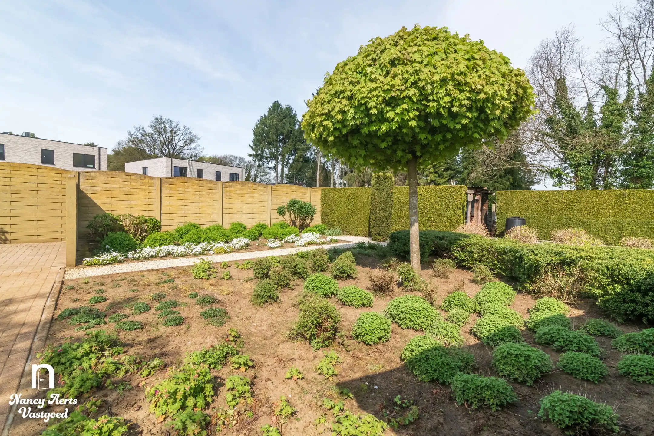 Lichtrijke woning met prachtige tuin en groeipotentieel foto 23