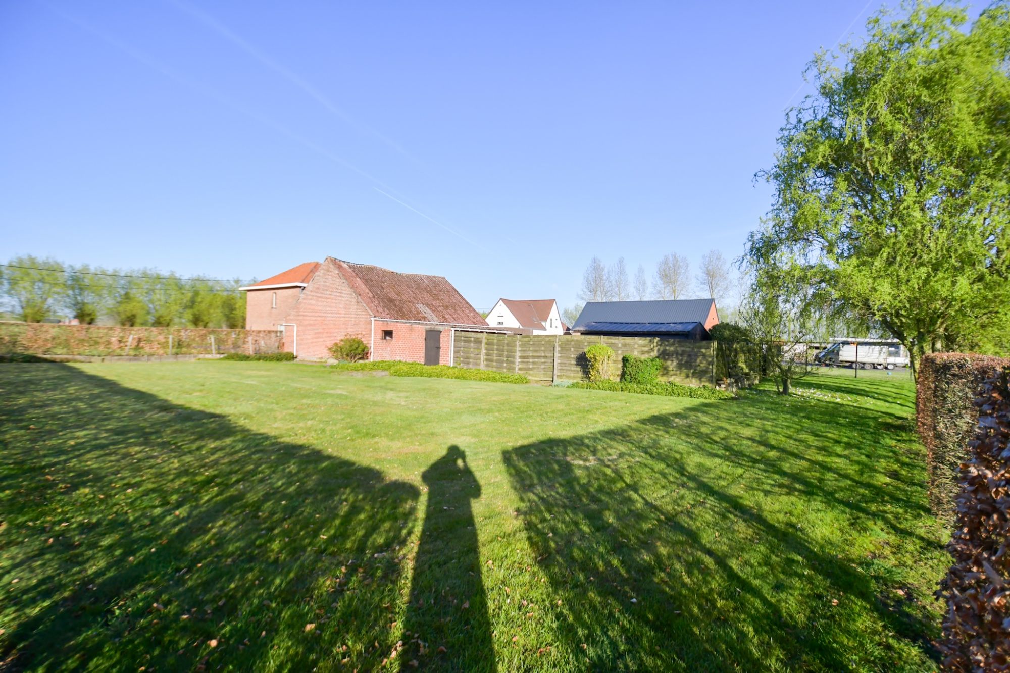 LANDELIJK GELEGEN WONING met LOODS & WEILAND op  3173 m² foto 6