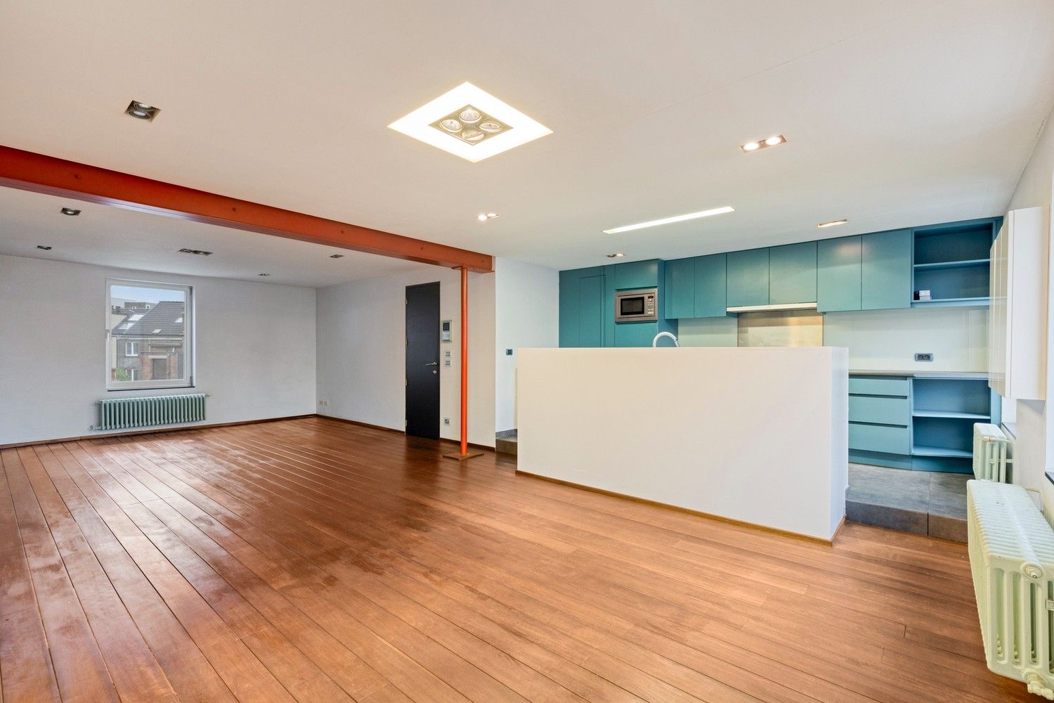 Charmant duplexappartement in authentiek herenhuis nabij de Coupure. foto 4