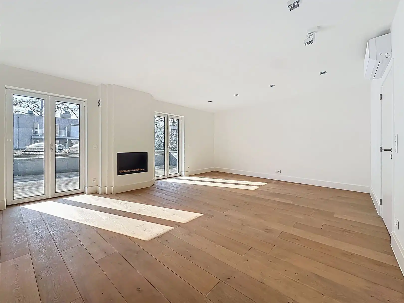 Appartement met ruim terras en P in centrum Brasschaat  foto 7