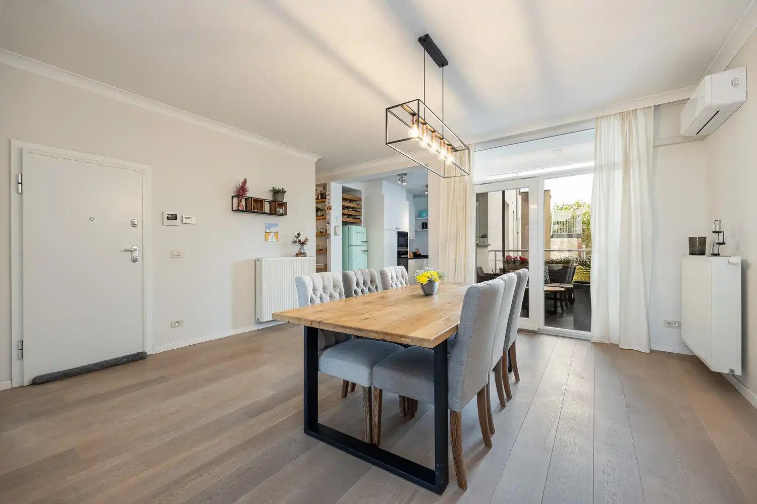 Gerenoveerd 3-slpk appartement van 130 m² met terras in Klein-Antwerpen foto 6