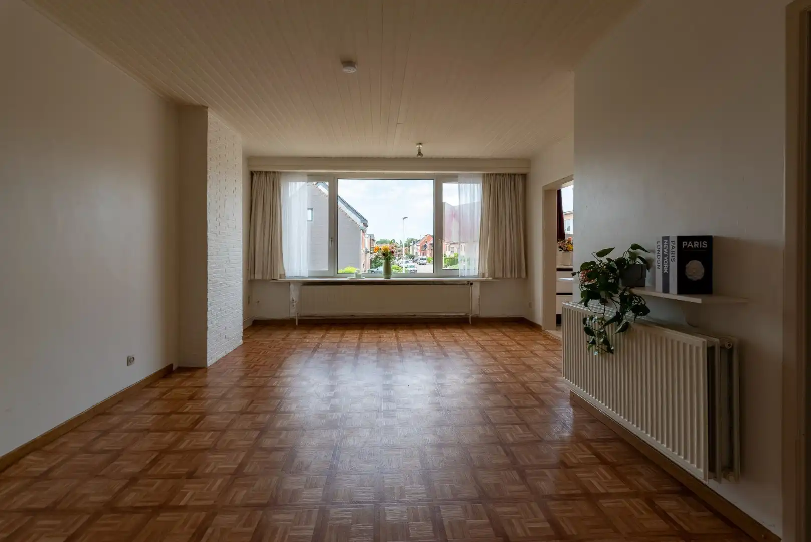 Ruim 2 slaapkamer appartement met garage in Boechout! foto 2