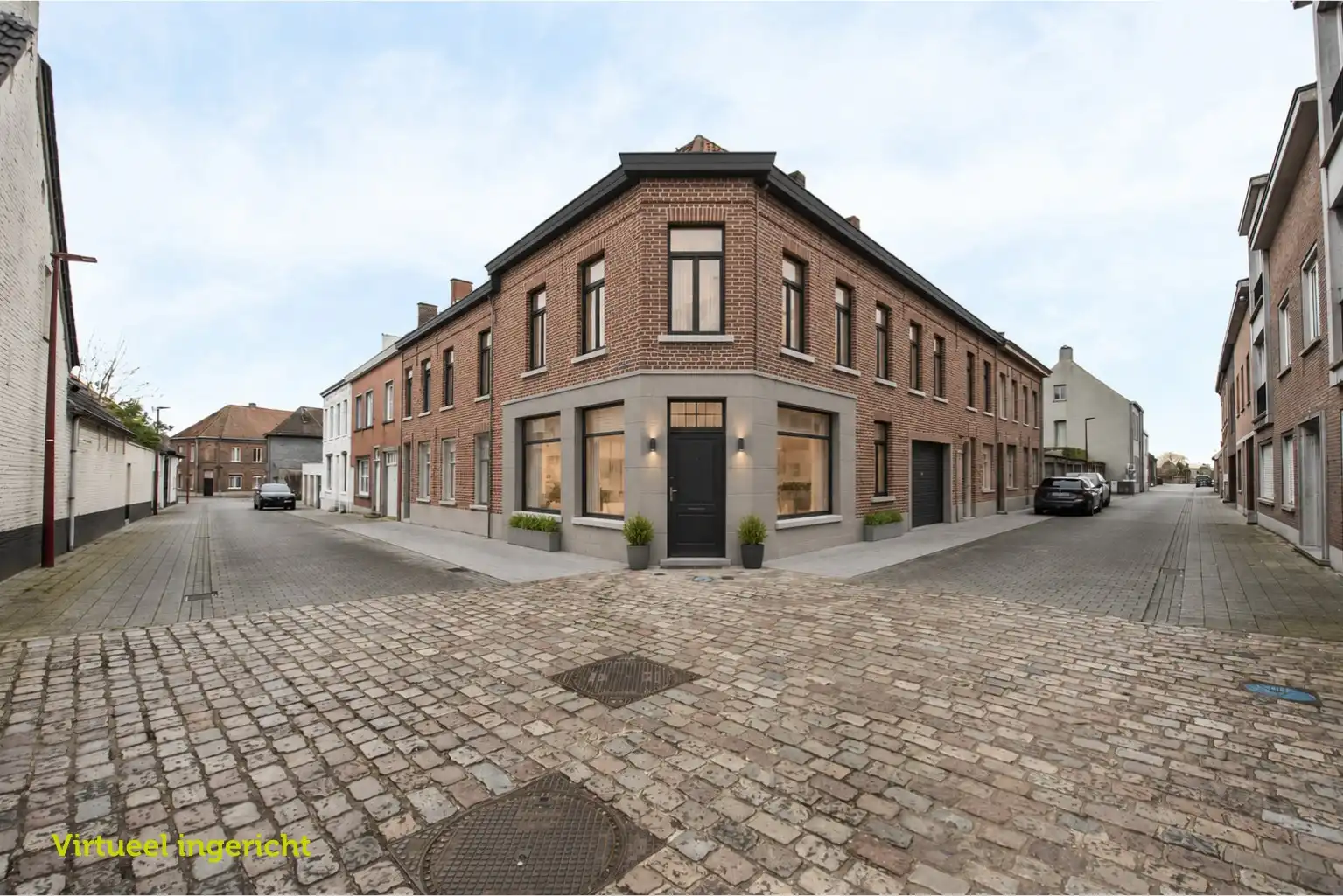 Casco woning met kantoorfunctie, ruime garage en een knusse binnenkoer foto 2