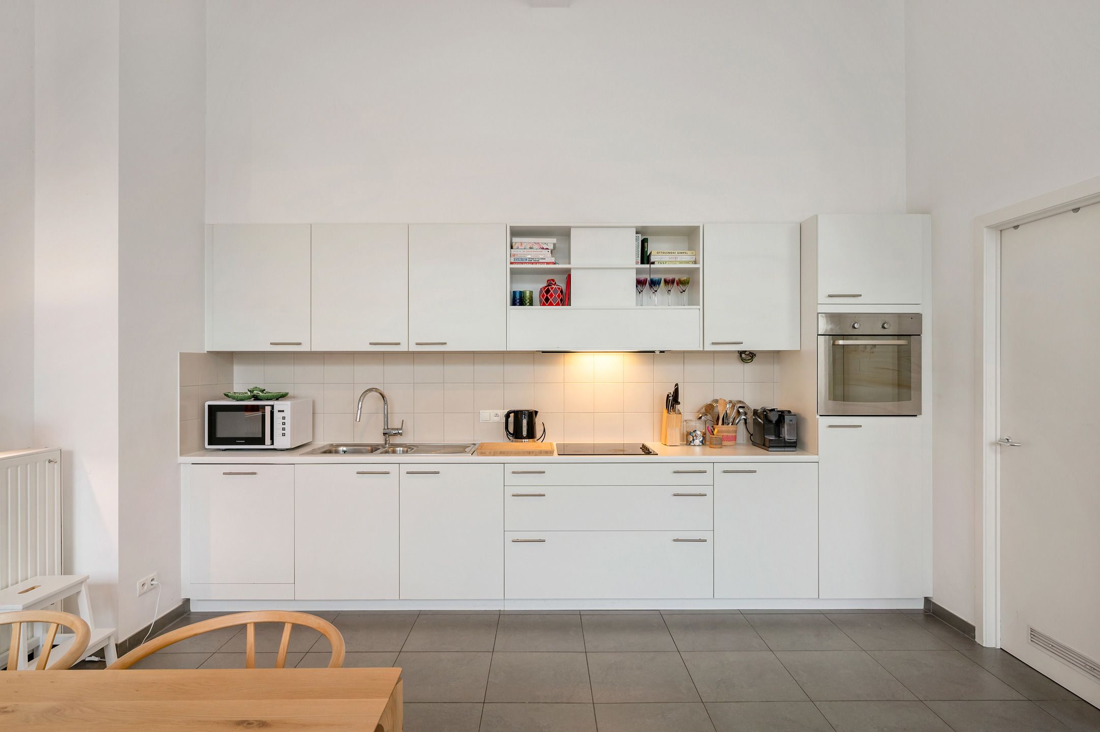   Ruim en modern appartement met gezellig terras. foto 9