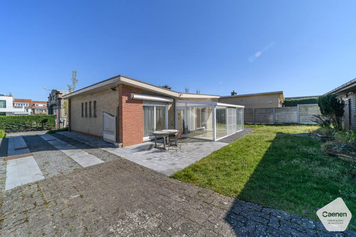 Charmante alleenstaande villa met ruime zuidgerichte tuin en garage in De Panne foto 6