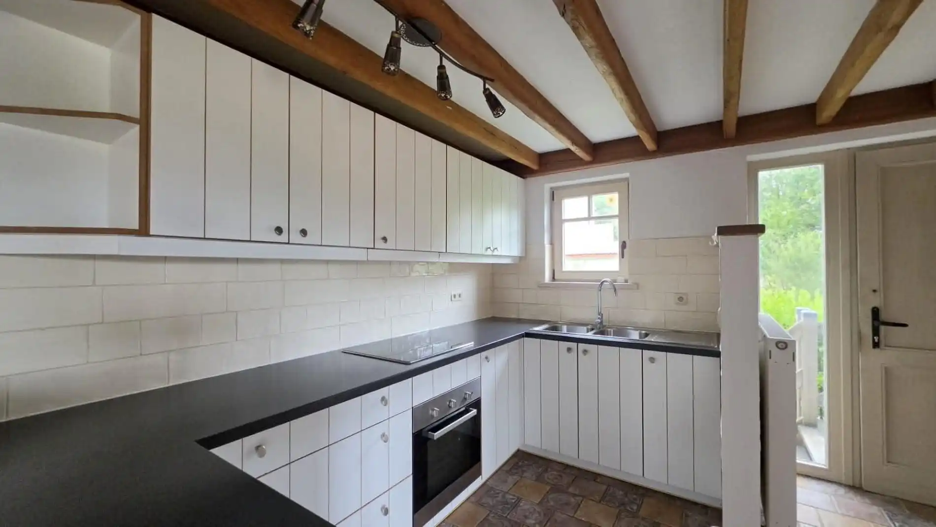 Gezellige vakantiewoning in het groene Ottenburg foto 6