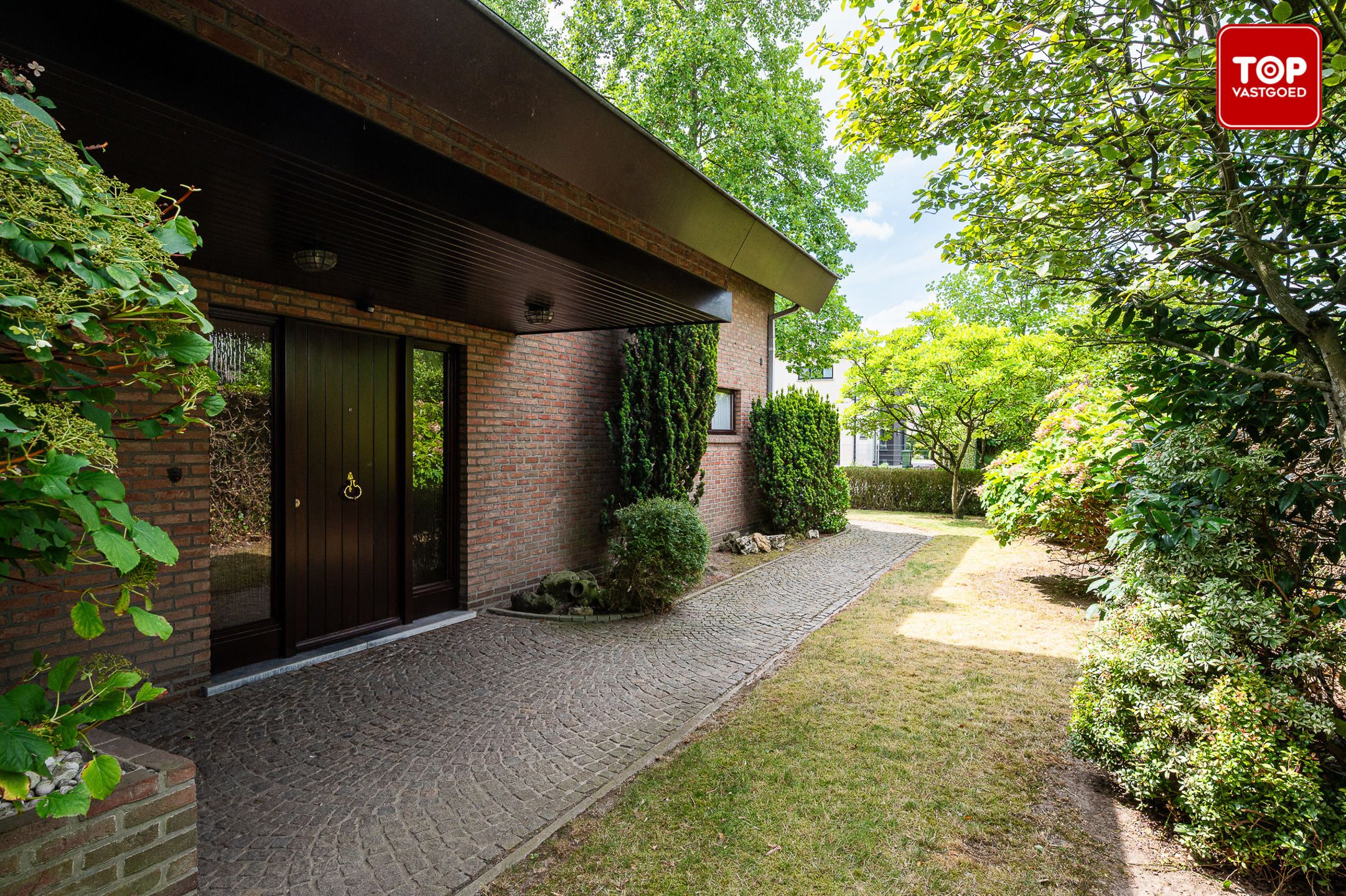 Alleenstaande villa met 4 slaapkamers in groene omgeving foto 3