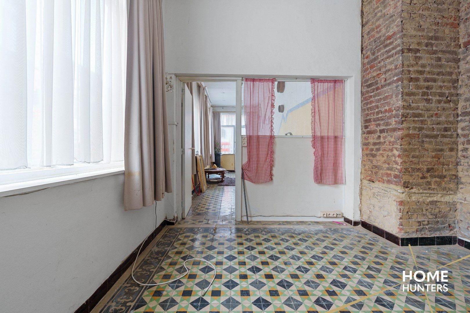 Te renoveren woning in het historische stadscentrum van Ieper foto 6