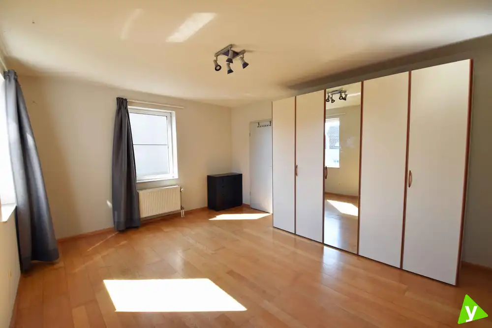 Ruime woning nabij het centrum van Waarschoot foto 14