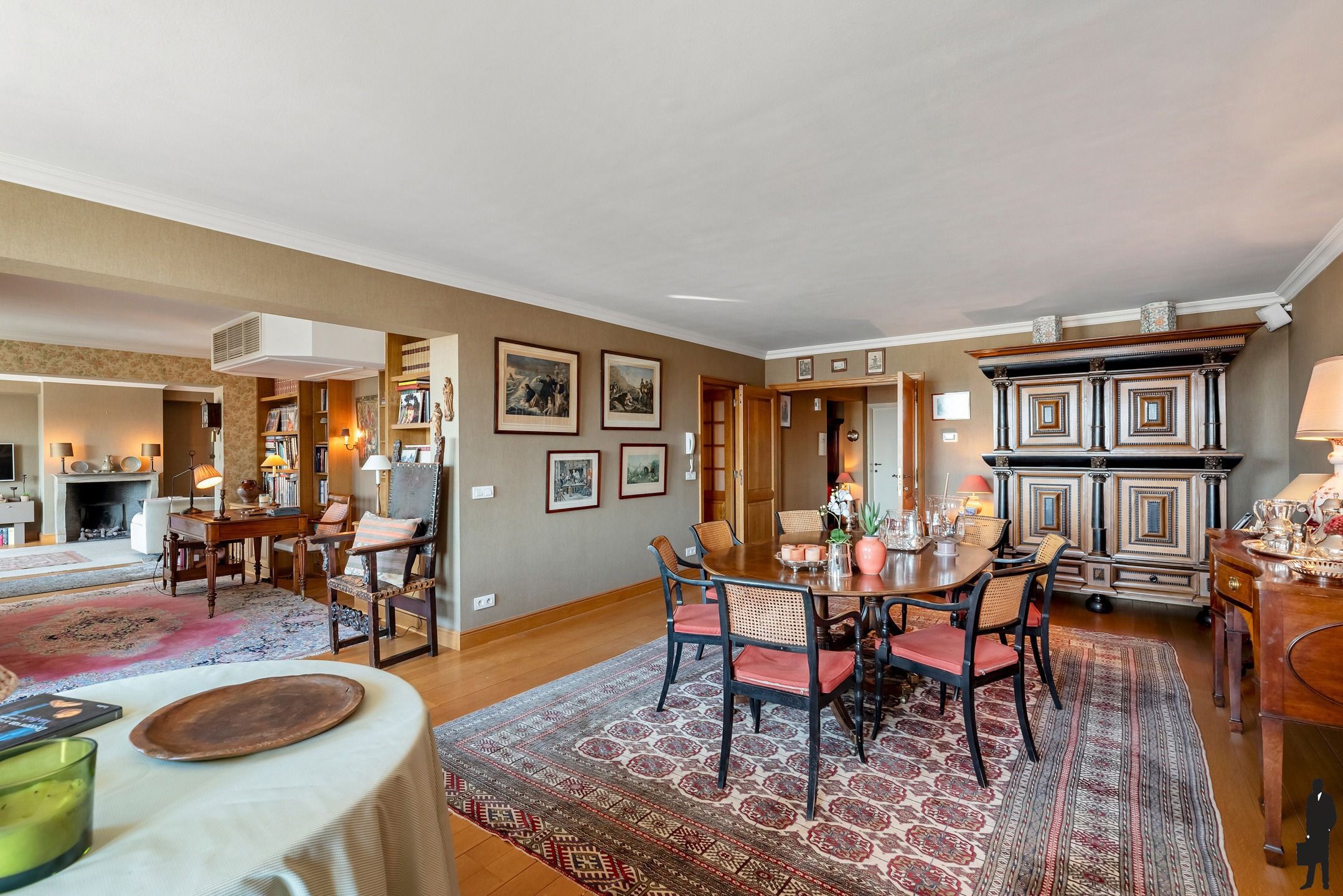 Exclusief appartement van 244m² op de Grote Markt foto 3