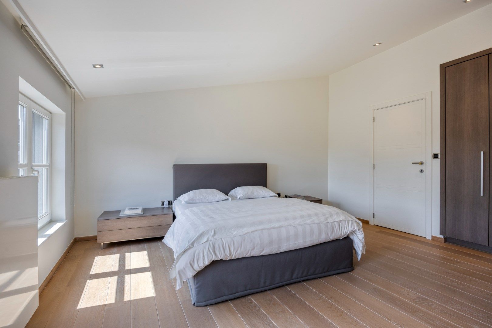 Ruime handelswoning met terras, dubbele garage en 2 parkeerplaatsen in Mol-centrum ! foto 16