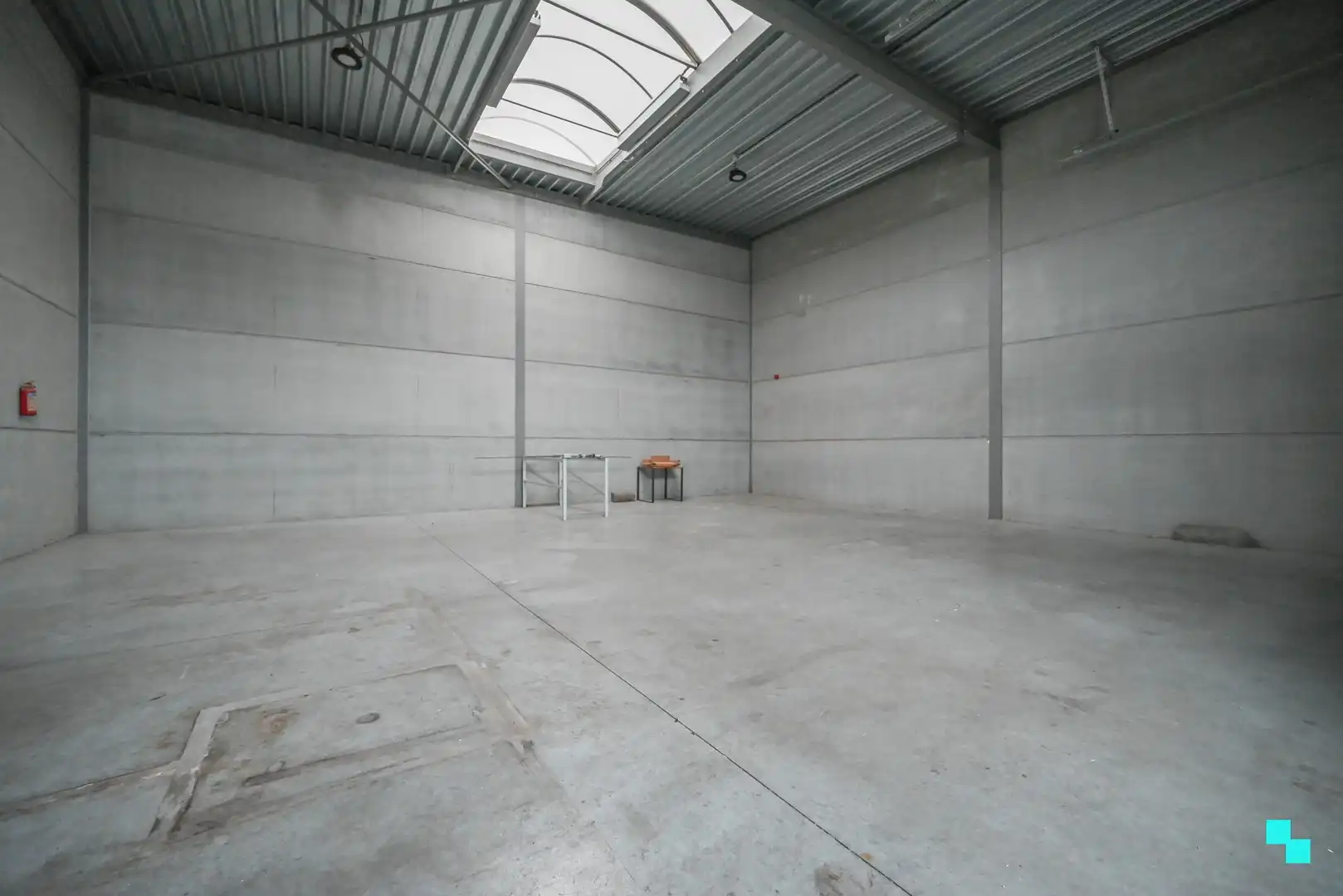 Loods met automatische sectionaalpoort in Wielsbeke foto 2