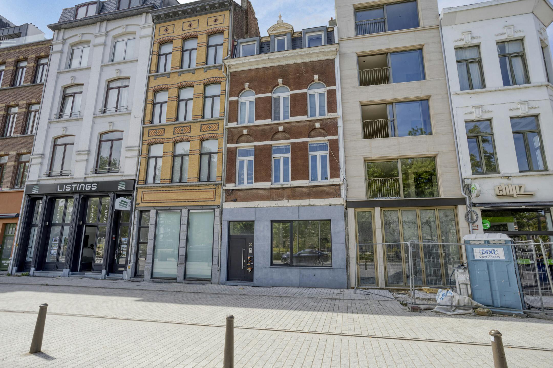 Triplex appartement te koop aan de Waalsekaai te Antwerpen foto 4