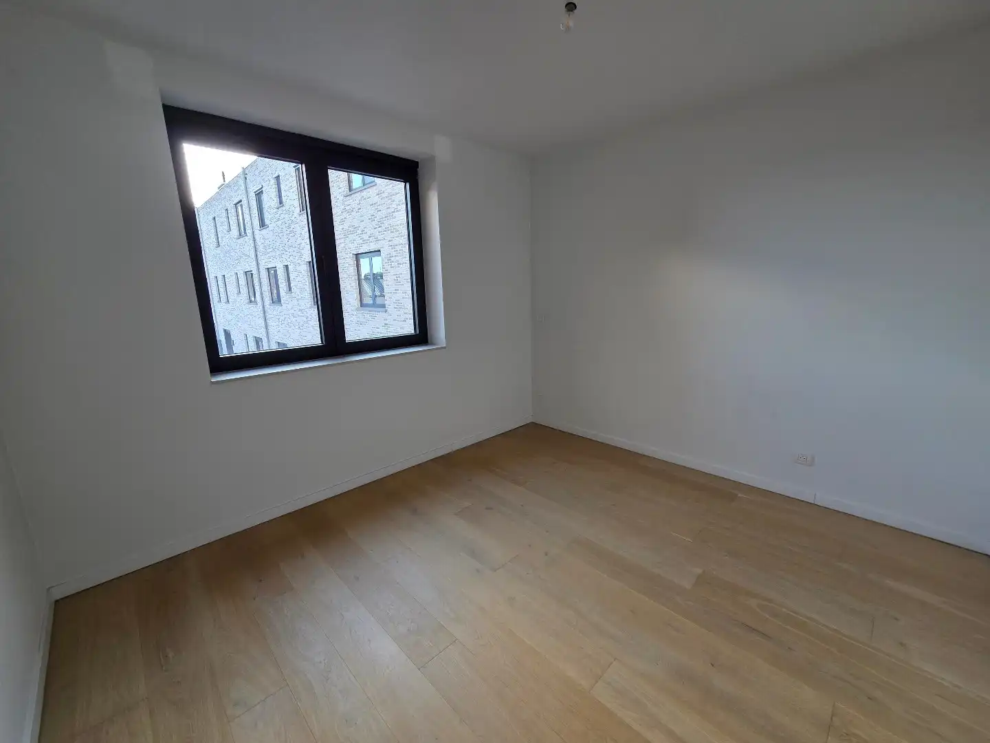 Prachtig recent appartement met ruim terras en 2 slaapkamers op een toplocatie! foto 12