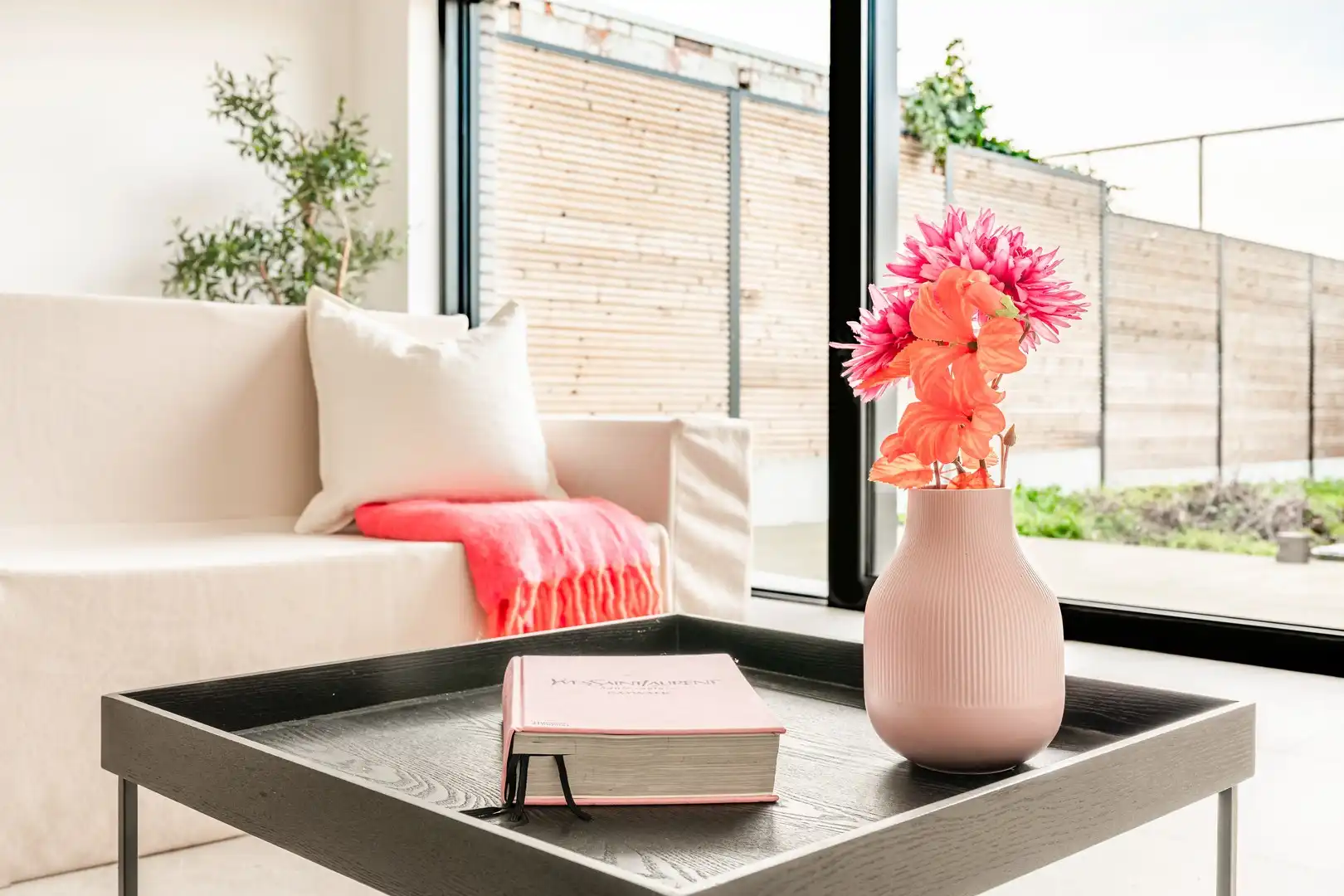 Nieuwbouwwoning met wow-factor – inpandige garage & 6% btw mogelijk! foto {{pictureIndex}}