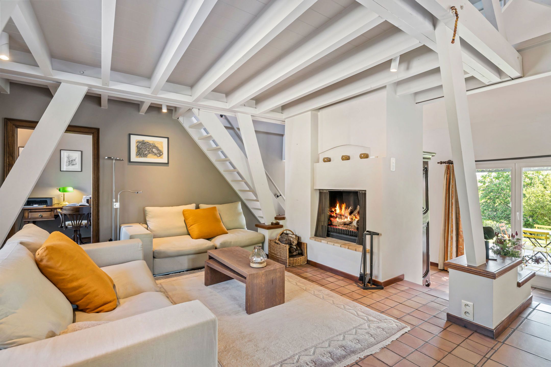 Met smaak gerenoveerde landelijke woning op +/- 63a foto 2