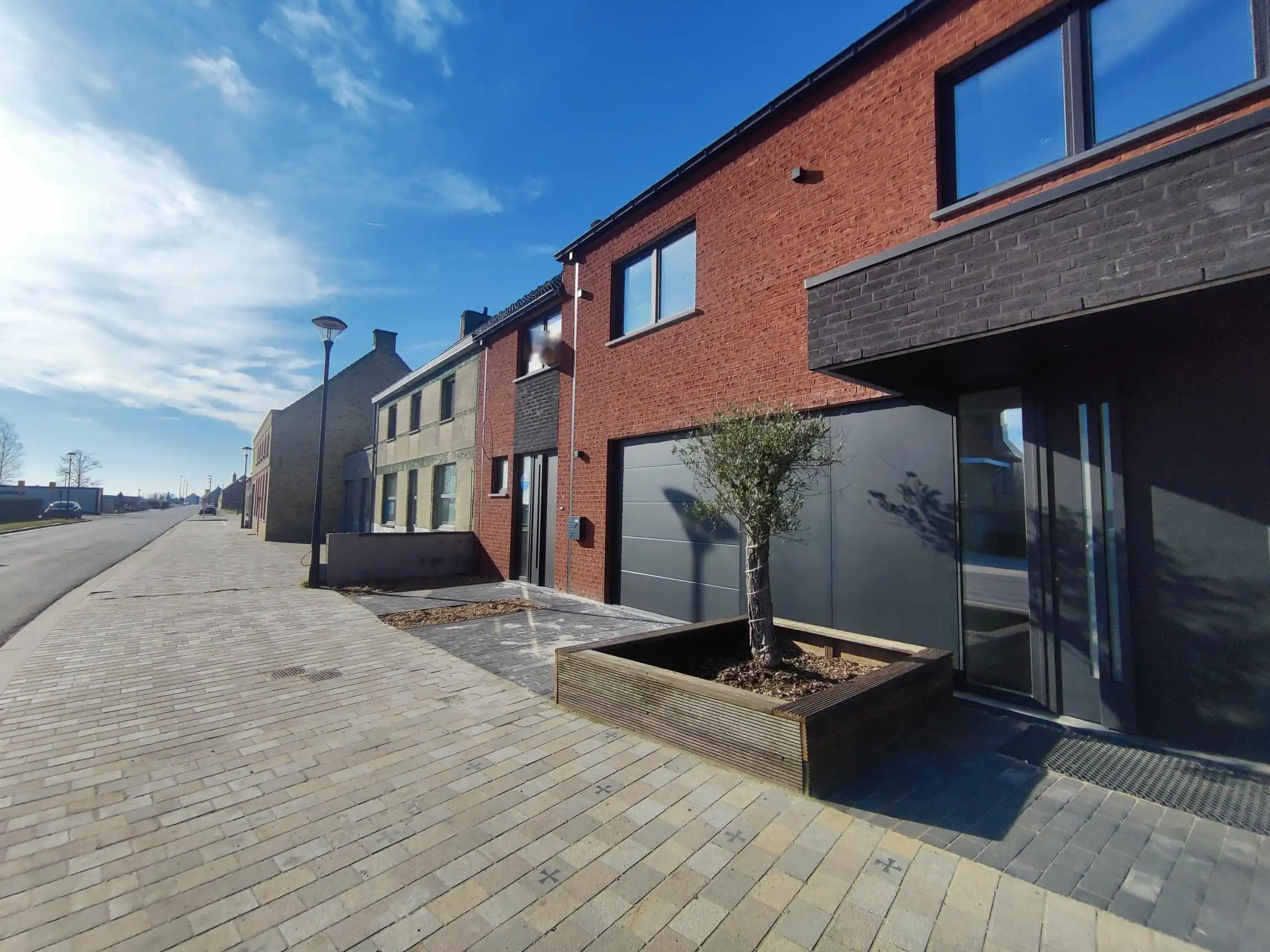 Nieuwbouw rijwoning mogelijk aan 6% btw  (op ca. 431m²) te koop te Middelkerke met o.a. tuin, garage 3 tot 5 slpks! foto {{pictureIndex}}