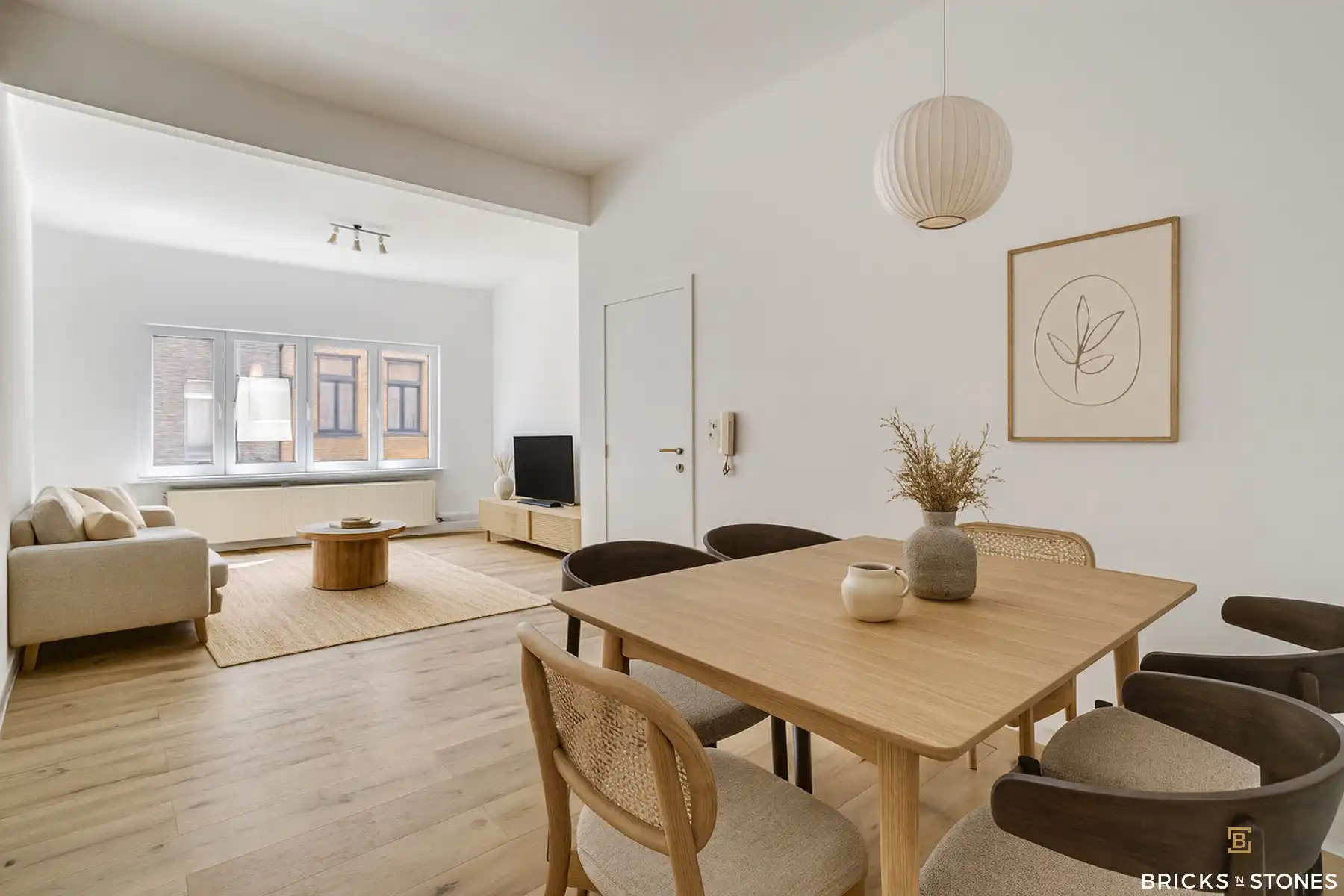 Totaal gerenoveerd, instapklaar appartement foto {{pictureIndex}}