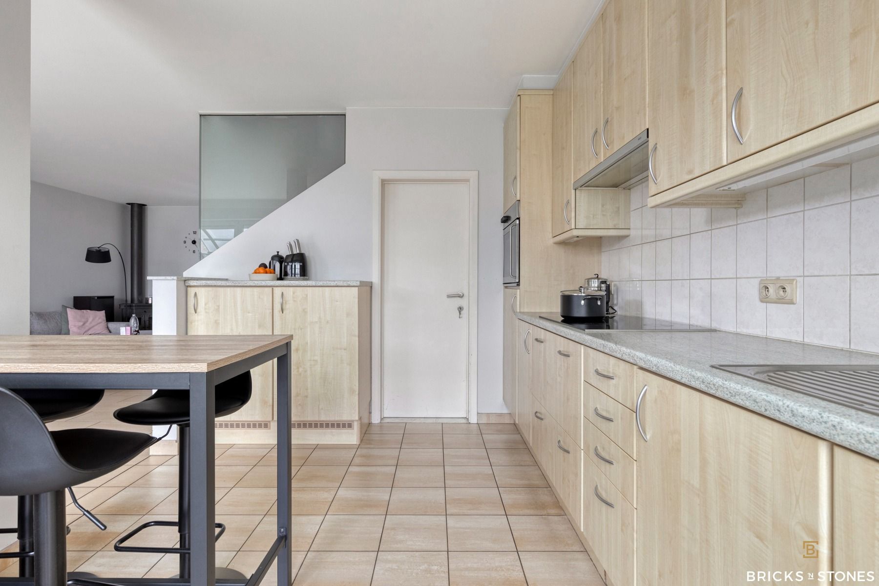 Instapklare woning met 4 slaapkamers, garage en tuin foto 7