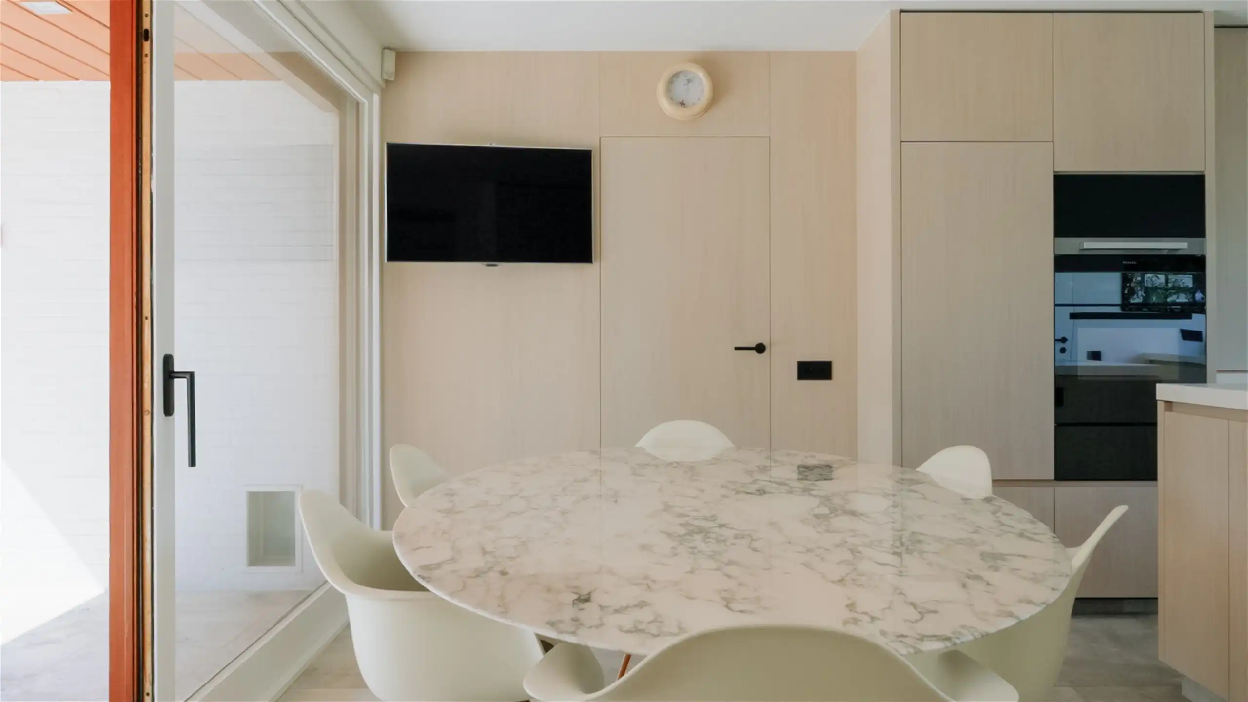 Indrukwekkend Vastgoed op 3.667 m² met dubbele garage foto 21