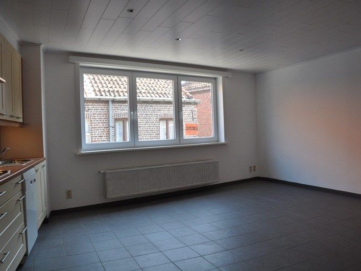 Verzorgde woning met 2 slaapkamers en 2 autostaanplaatsen. foto 2