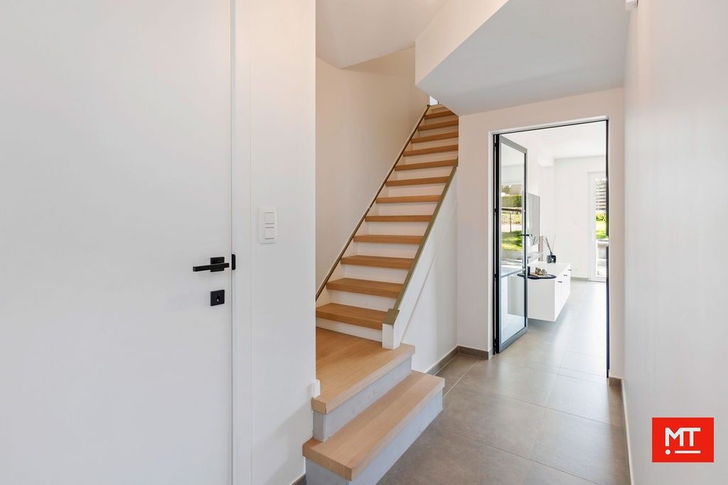 Gerenoveerde halfopen woning op het einde van een doodlopende straat te Zonnebeke foto 13