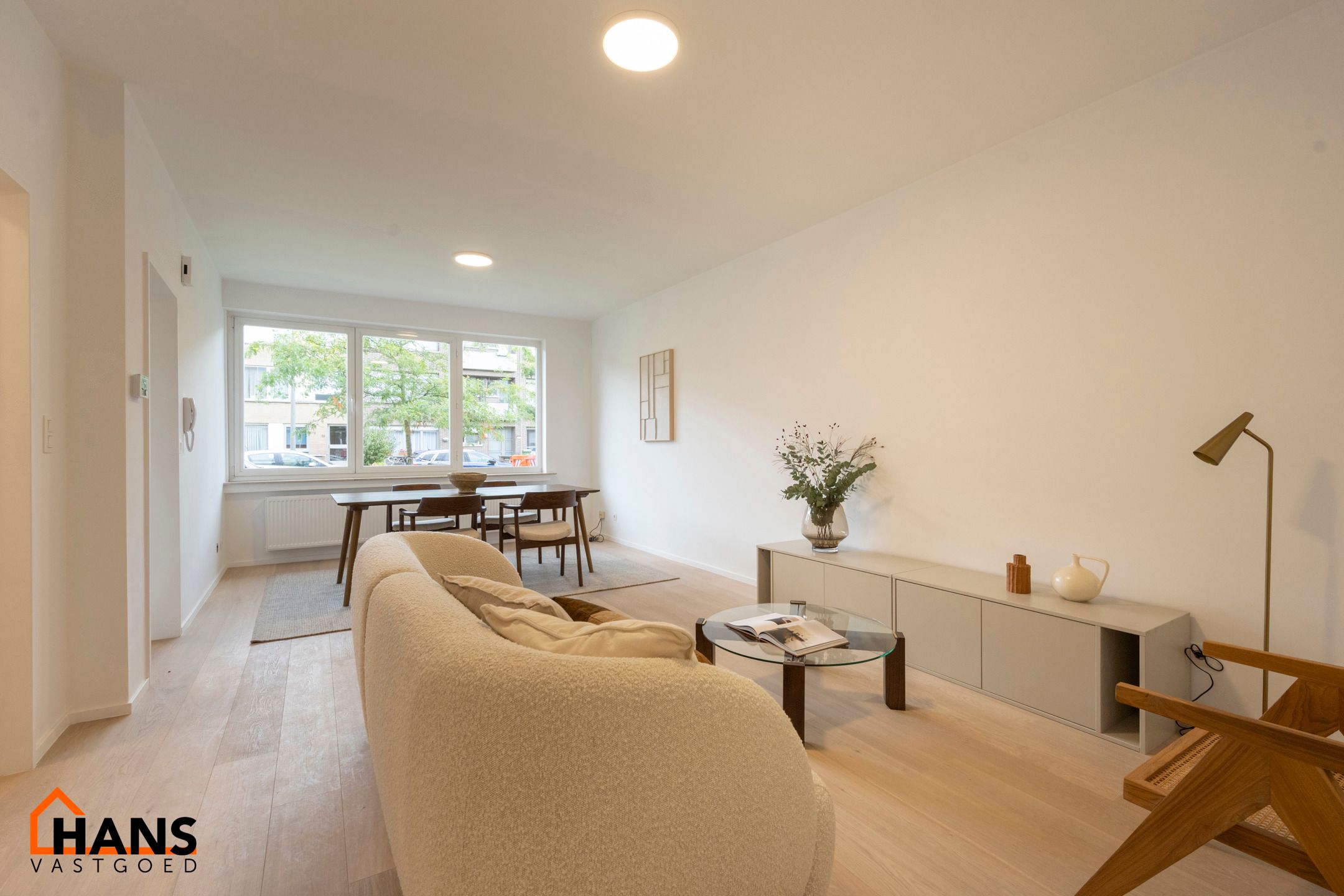 Gerenoveerd gelijkvloers appartement. foto 2