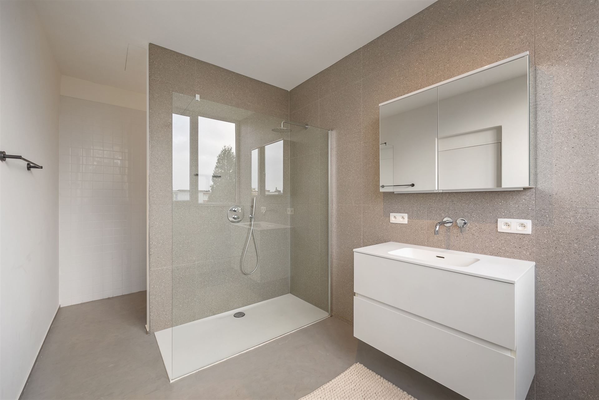 Charmant en Lichtrijk Appartement op bovenste verdieping. foto 11