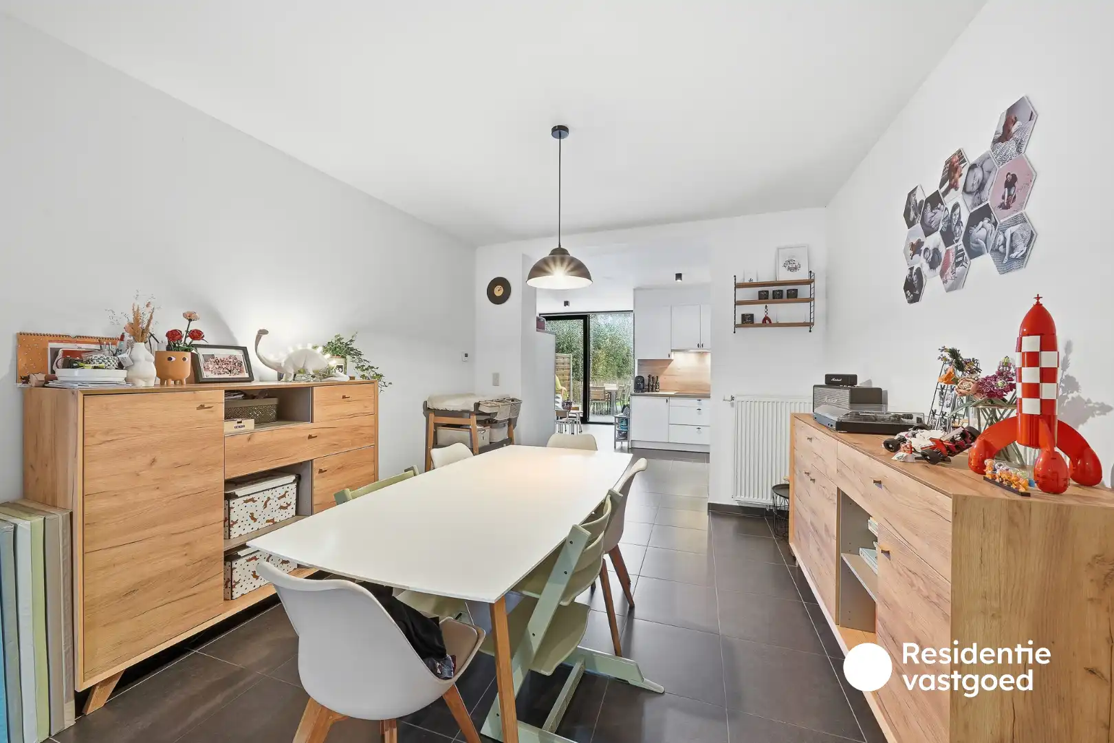 Karaktervolle en instapklare gezinswoning met vier slaapkamers foto 8